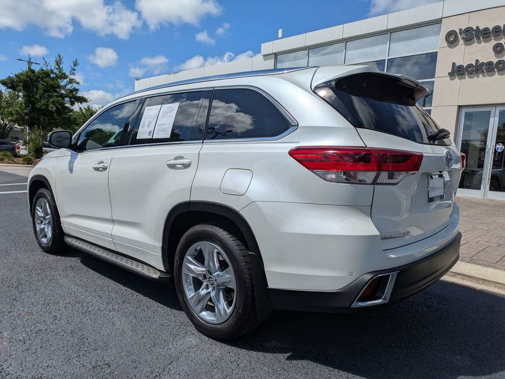 Used 2019 Toyota Highlander Limited AWD/4WD image 4