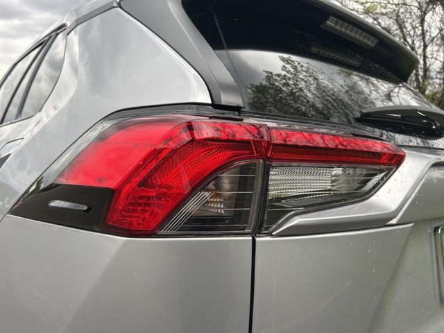 Used 2020 Toyota RAV4 LE w/ Carpet Mat Package FWD image 29