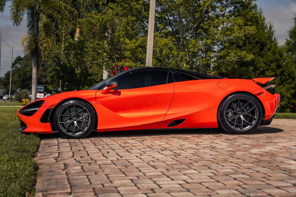 Used 2021 McLaren 720S Performance RWD image 2