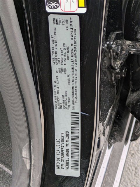 New 2026 RAM 1500 4x4 Crew Cab image 33