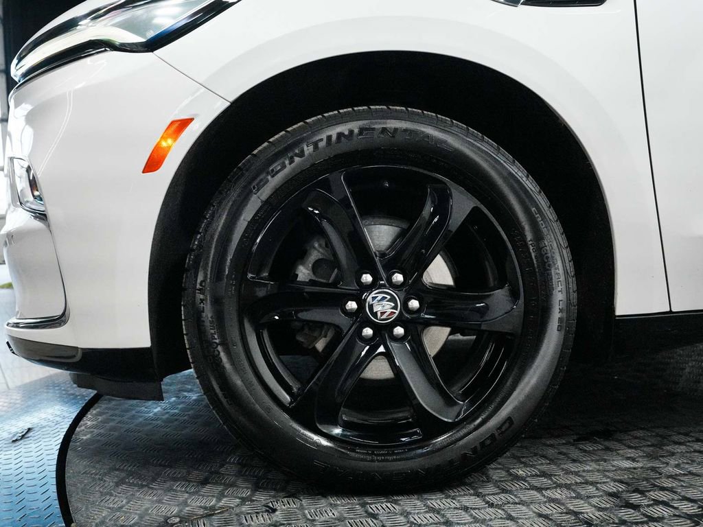 Used 2023 Buick Enclave Essence w/ Experience Buick Package image 9