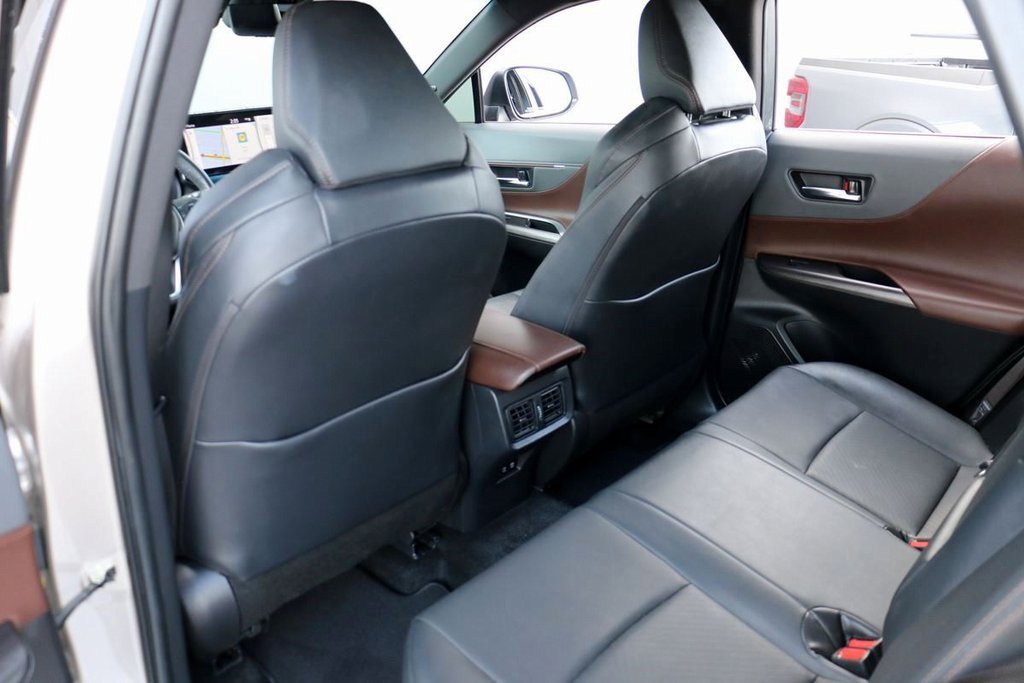 Used 2021 Toyota Venza Limited image 26