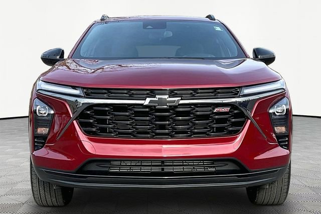 Used 2025 Chevrolet Trax RS w/ Driver Confidence Package image 2