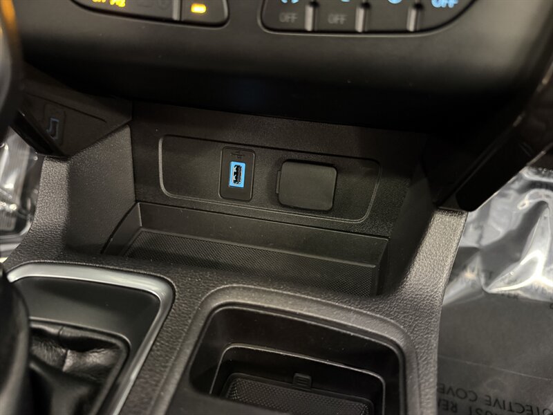 Used 2019 Ford Escape Titanium AWD/4WD image 36