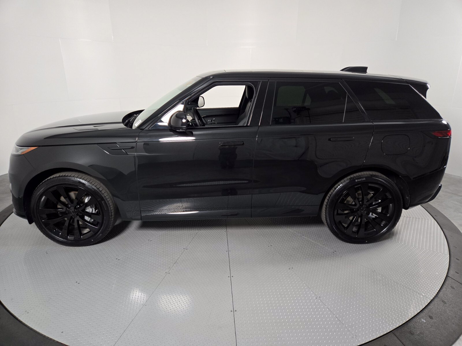 New 2026 Land Rover Range Rover Sport Dynamic SE AWD/4WD image 34