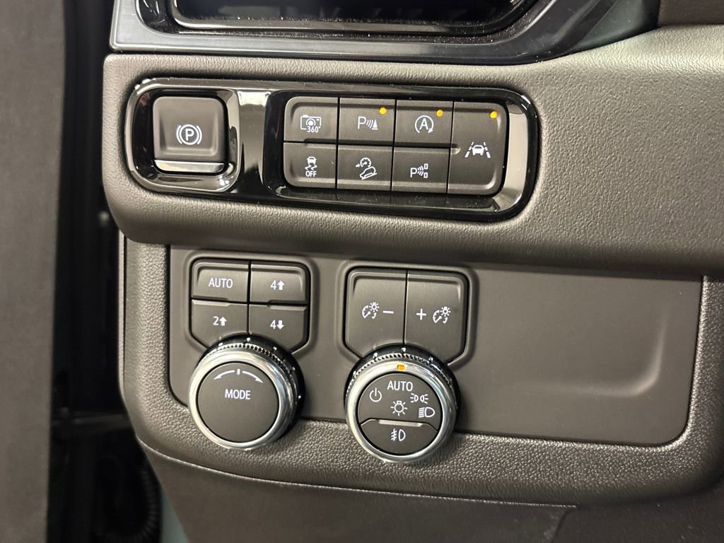 New 2026 GMC Yukon AT4 w/ AT4 Premium Package image 36