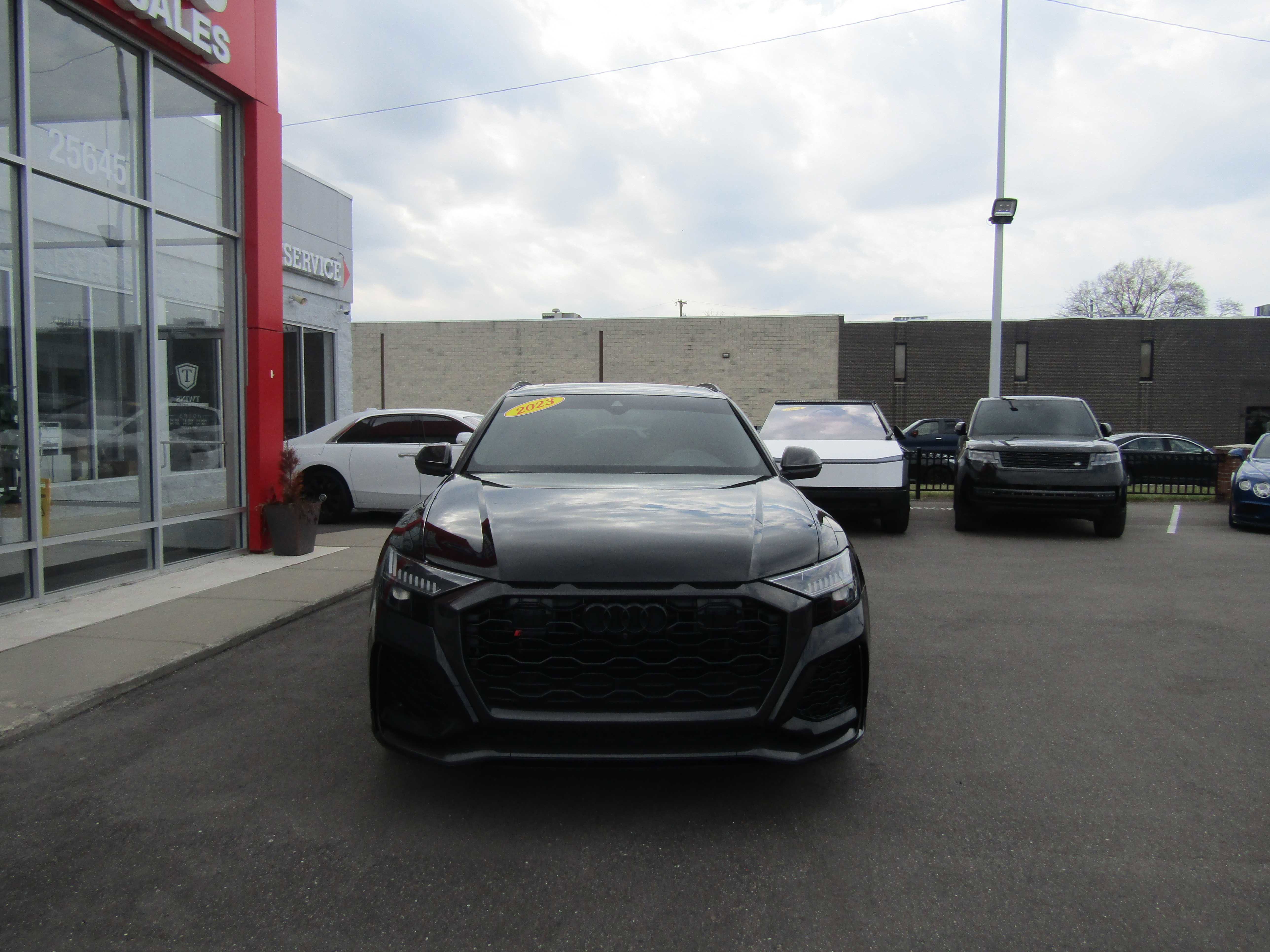 Used 2023 Audi RS Q8 AWD/4WD image 3