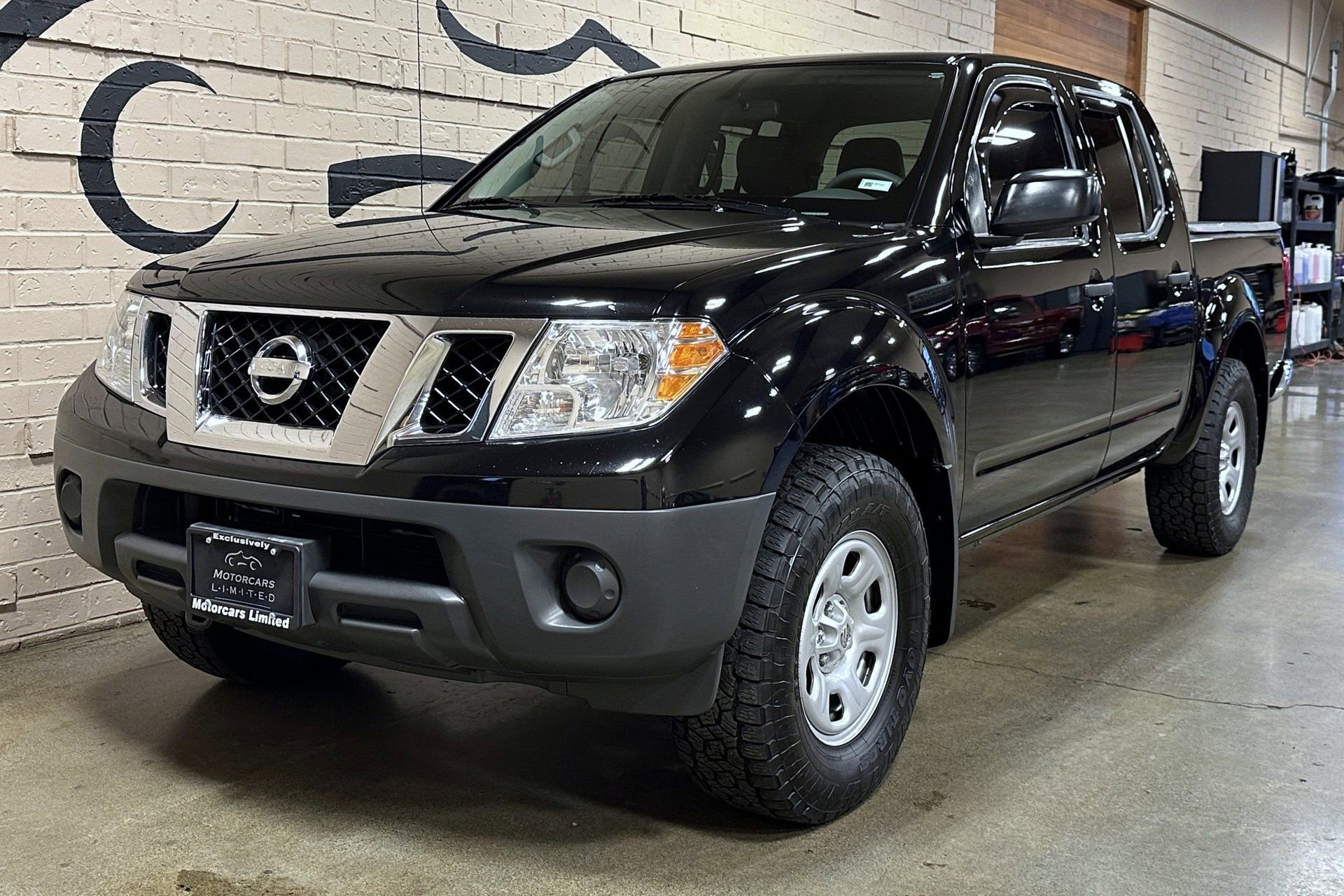 Used 2012 Nissan Frontier S image 11