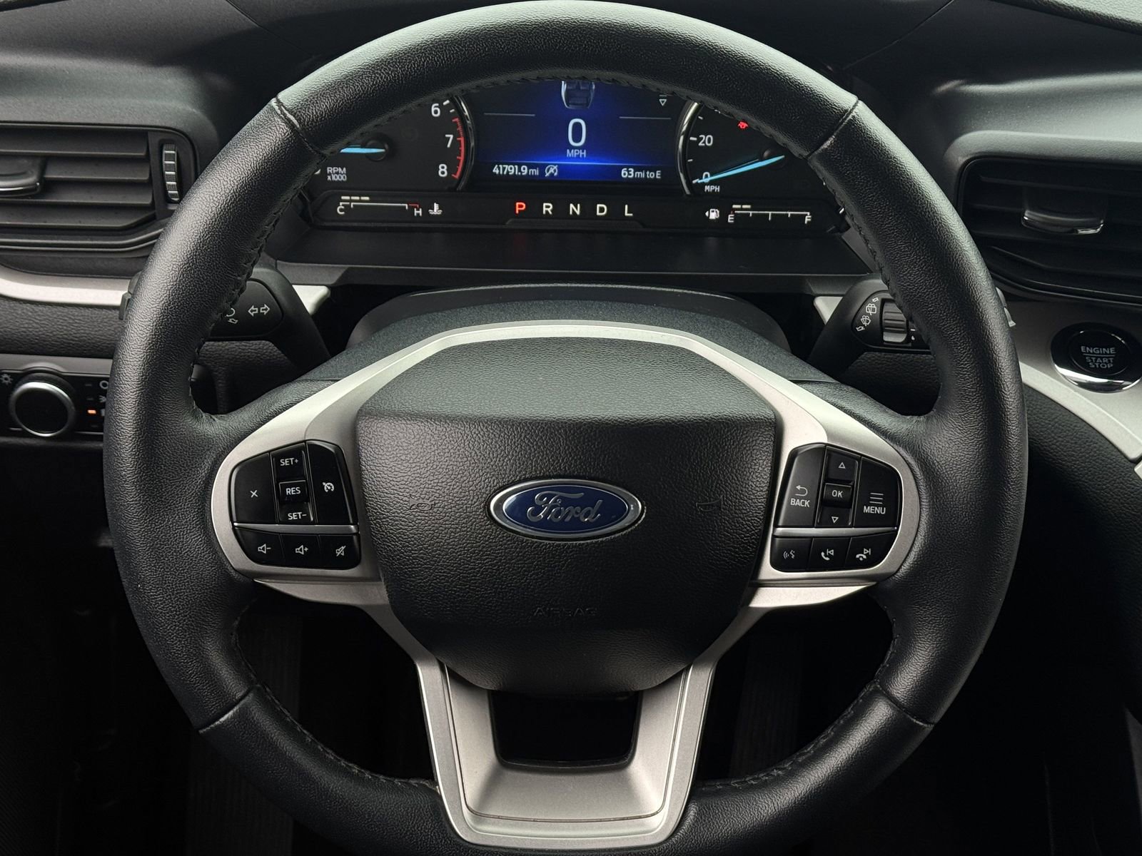 Used 2024 Ford Explorer XLT RWD image 14
