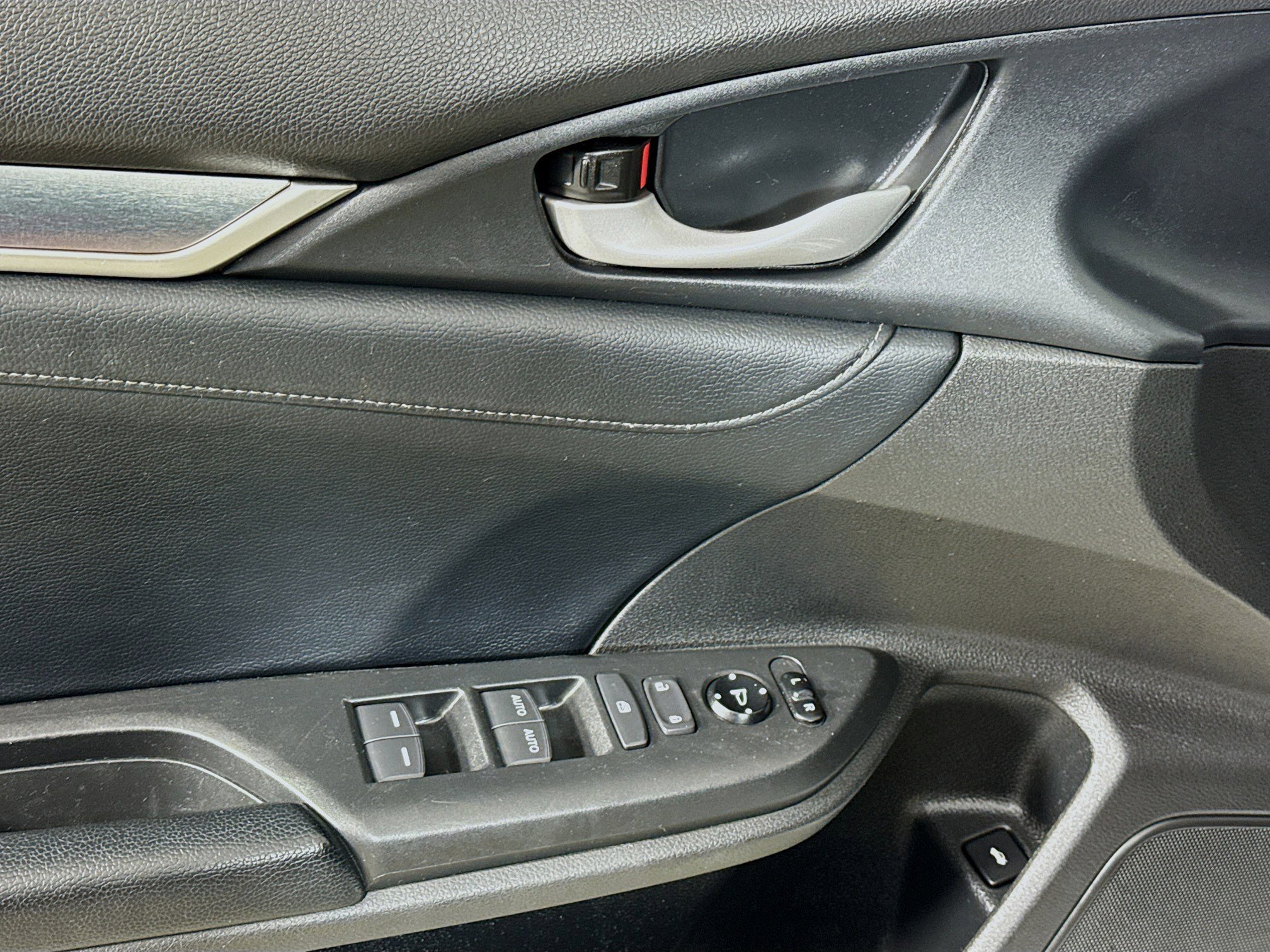 Used 2017 Honda Civic EX-L image 22