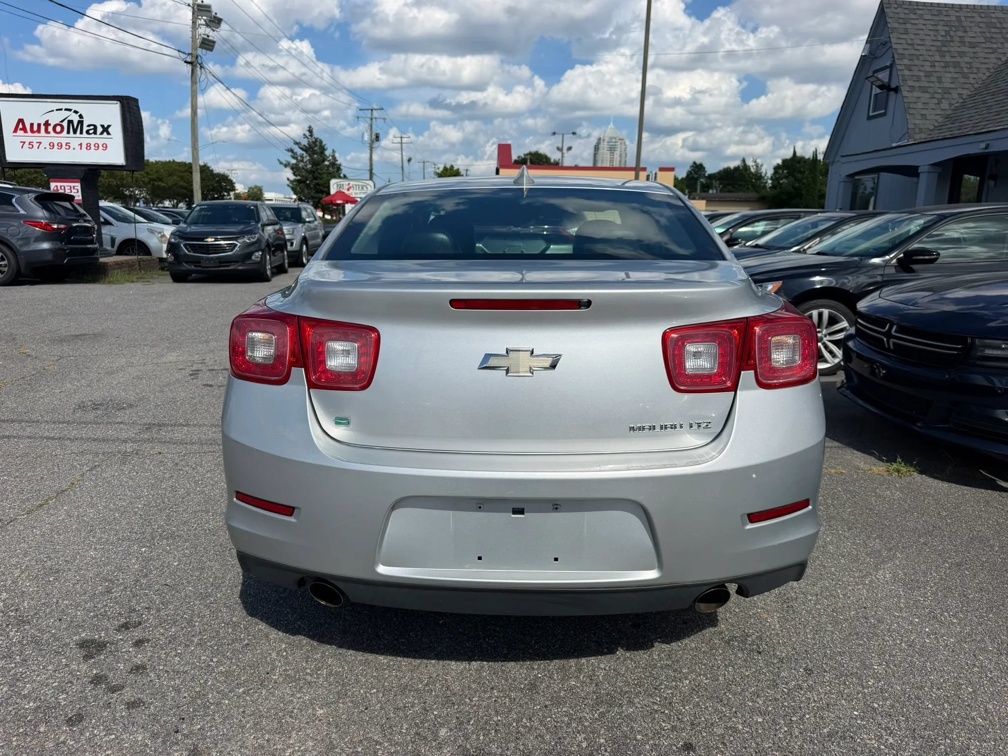 Used 2016 Chevrolet Malibu LTZ FWD image 4