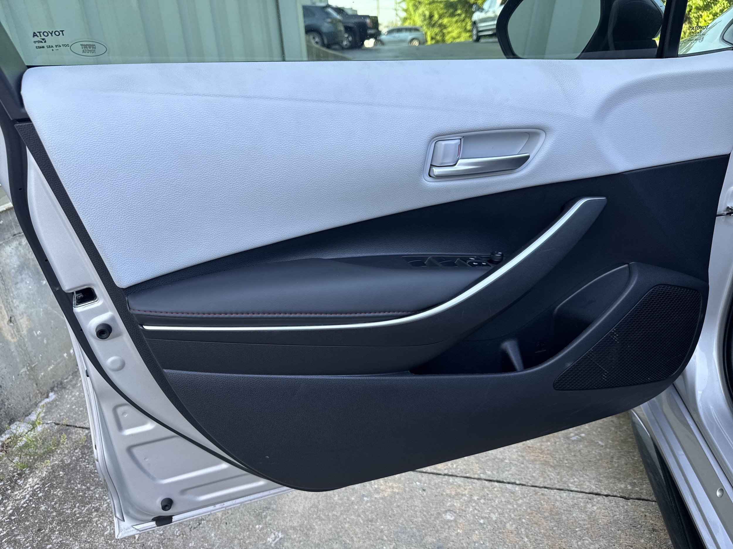 Used 2024 Toyota Corolla SE FWD image 8