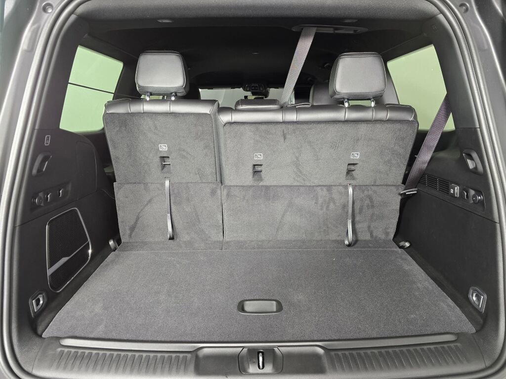 New 2025 Jeep Wagoneer 4WD w/ HD Trailer Tow Package image 14