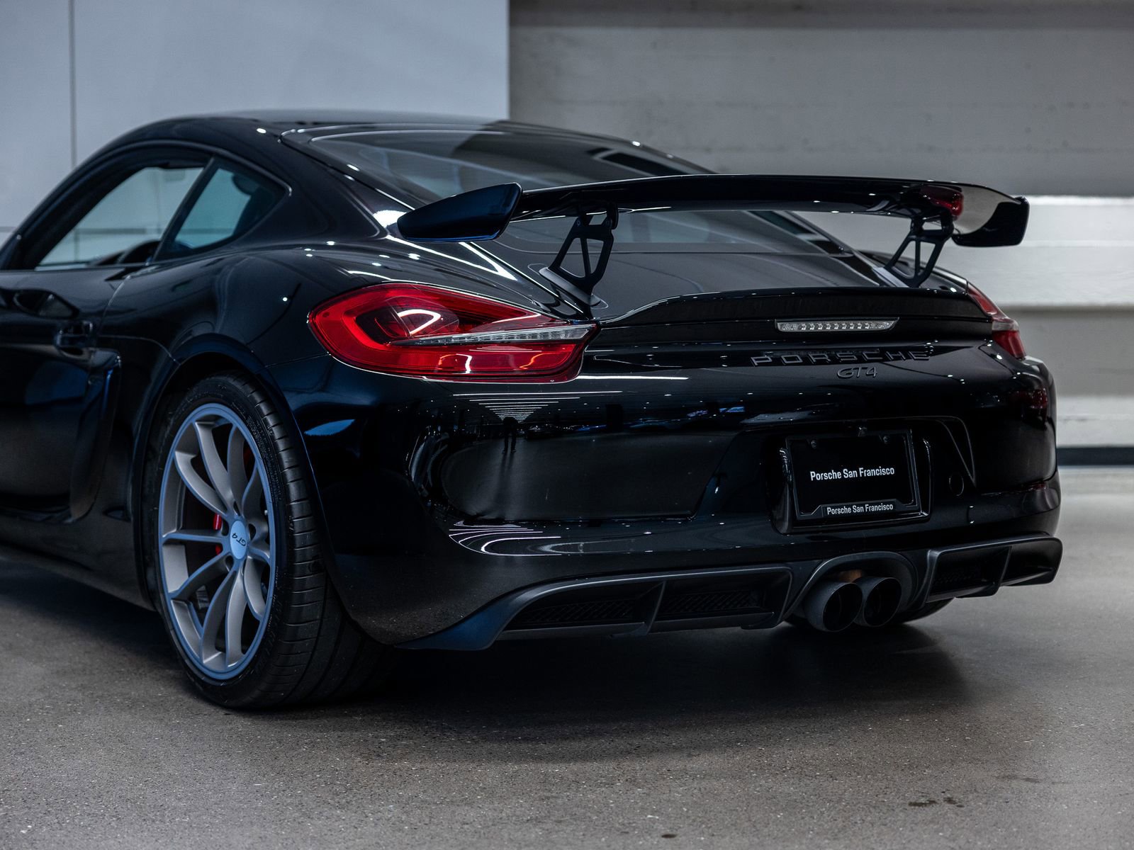 Certified 2016 Porsche Cayman GT4 RWD image 24