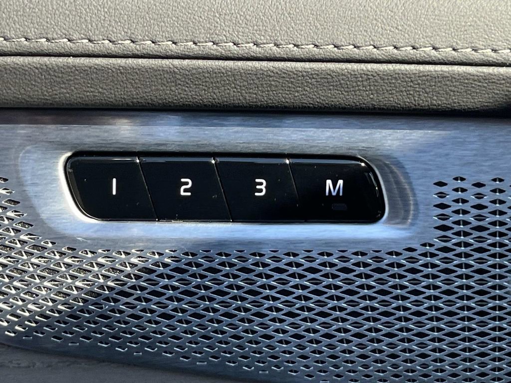 New 2026 Volvo XC90 T8 Ultra w/ Lounge Package AWD/4WD image 24