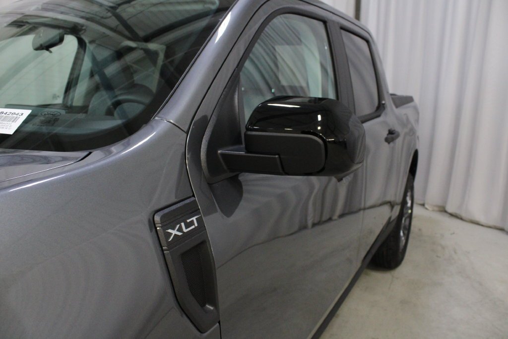 New 2026 Ford Maverick XLT w/ XLT Luxury Package FWD image 34