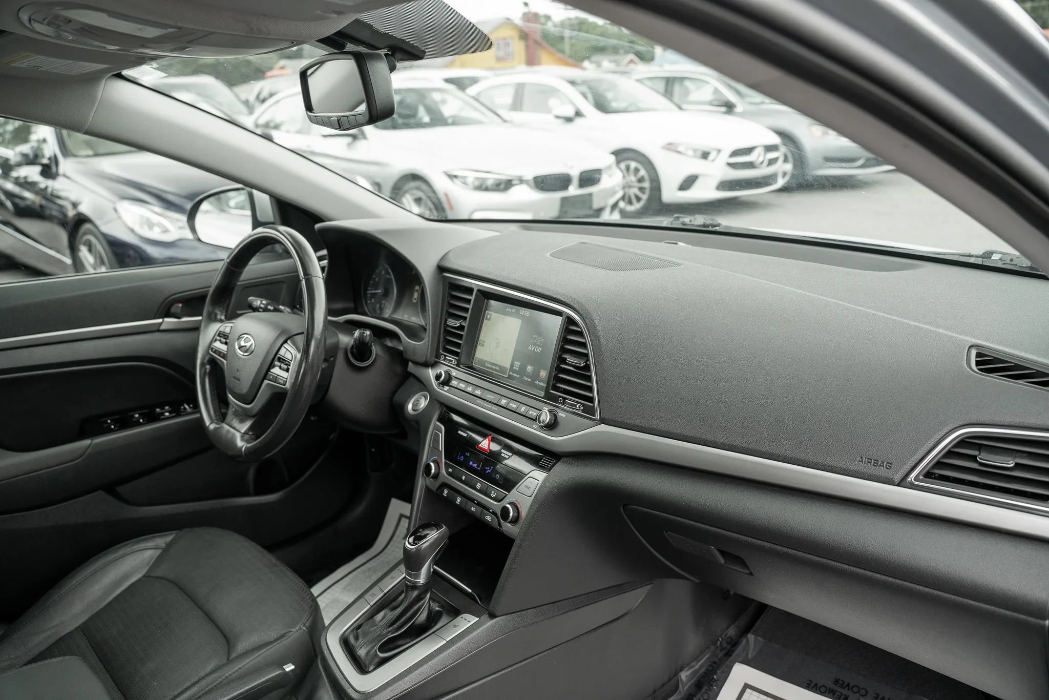 Used 2017 Hyundai Elantra Limited w/ Limited Tech Package 04 FWD image 11