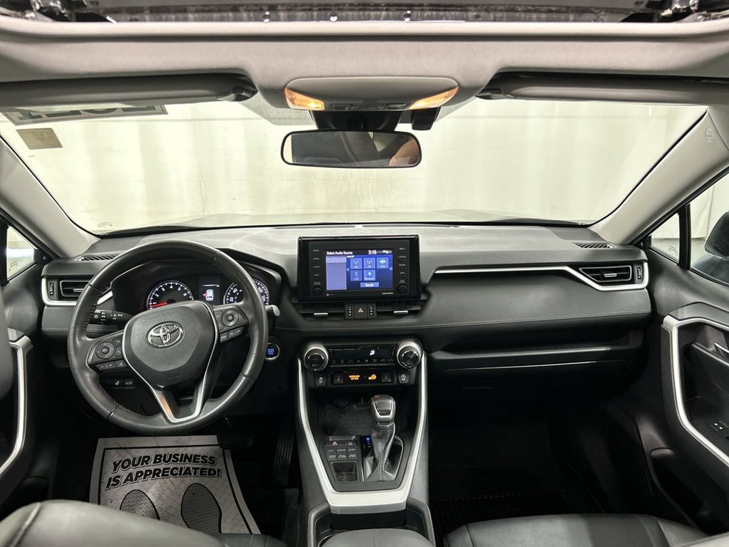 Used 2021 Toyota RAV4 XLE Premium AWD/4WD image 18