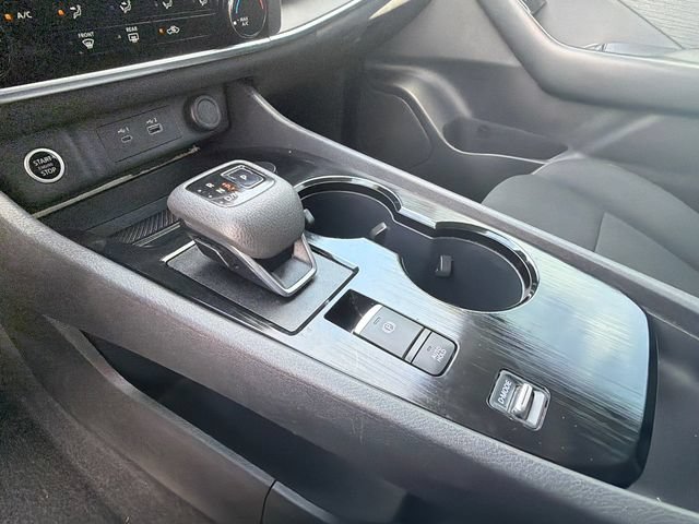 Used 2023 Nissan Rogue S FWD image 30