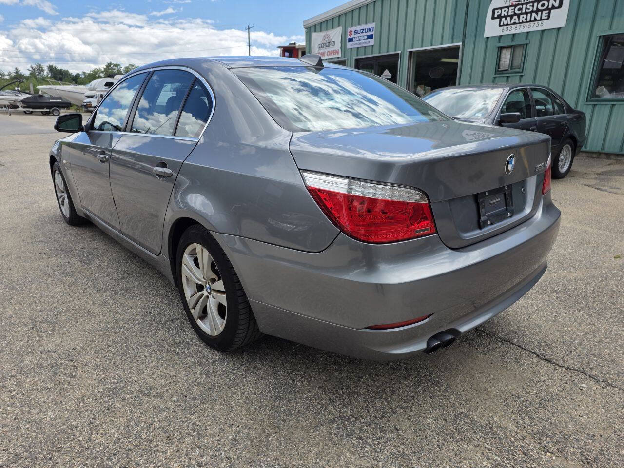 Used 2010 BMW 528i xDrive Sedan AWD/4WD image 12