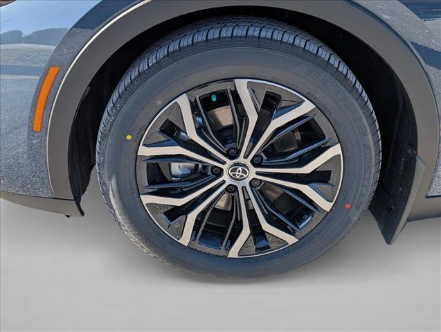 Used 2026 Toyota Crown XLE image 23