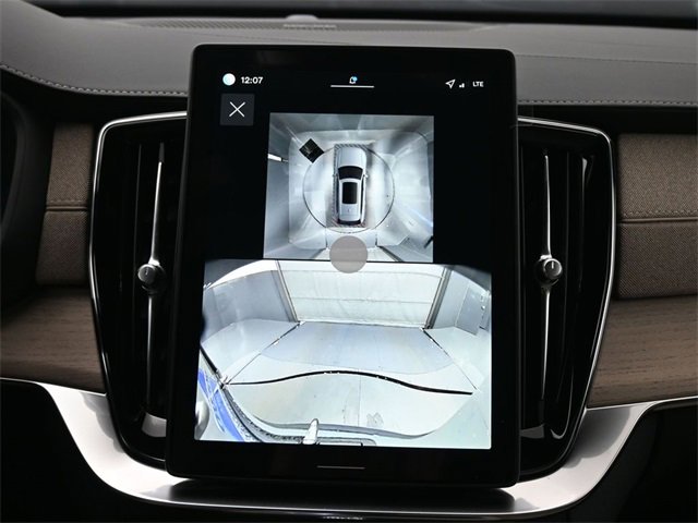 New 2026 Volvo XC90 B6 Plus w/ Protection Package Premier image 22