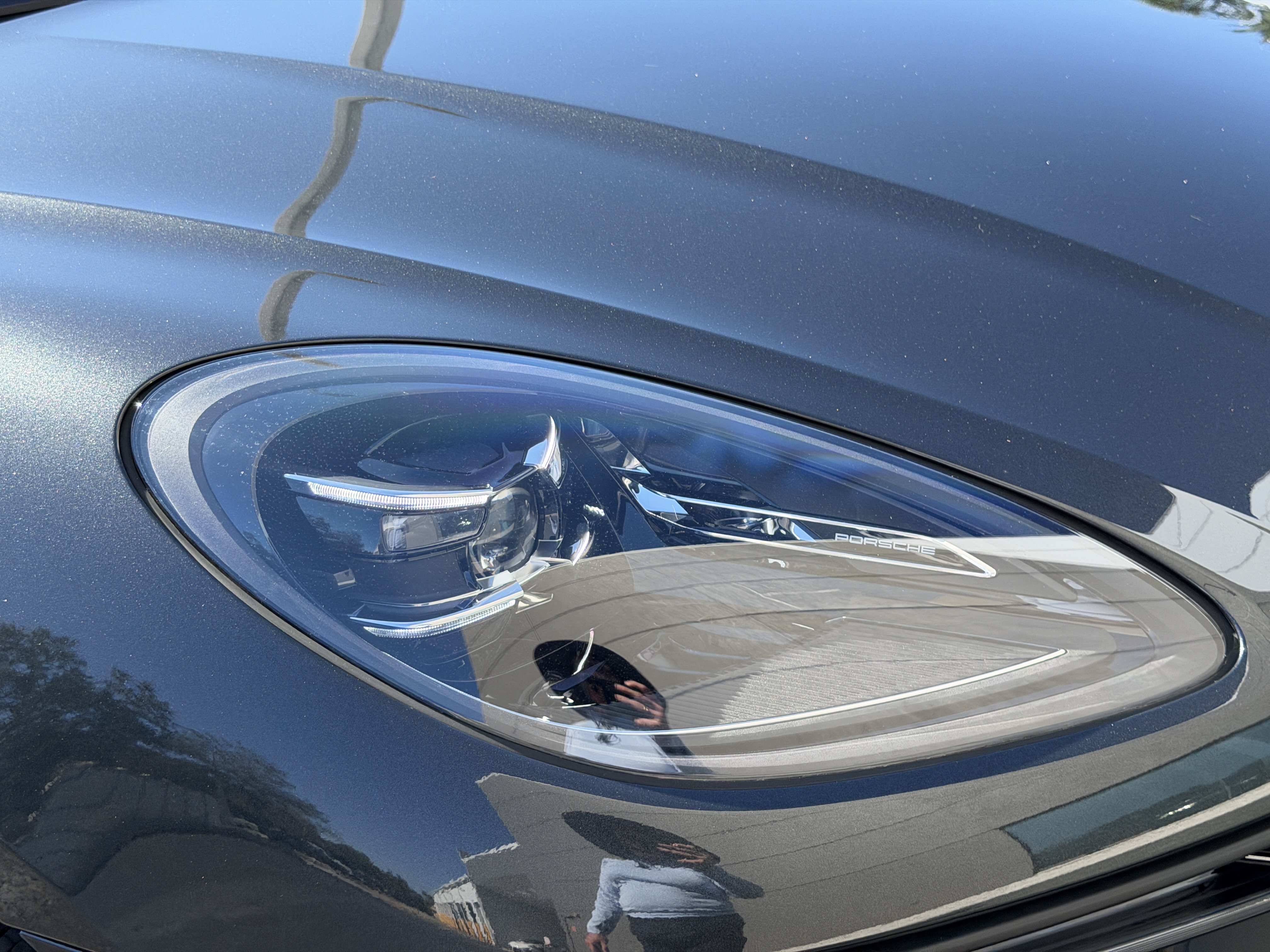 Certified 2025 Porsche Macan AWD/4WD image 11