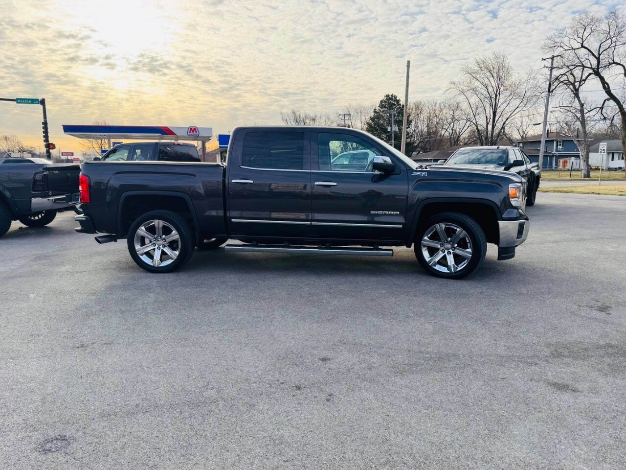 Used 2014 GMC Sierra 1500 SLT w/ SLT Preferred Package image 3