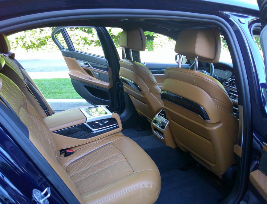 Used 2021 BMW 750i xDrive w/ Luxury Rear Seating Package AWD/4WD image 64