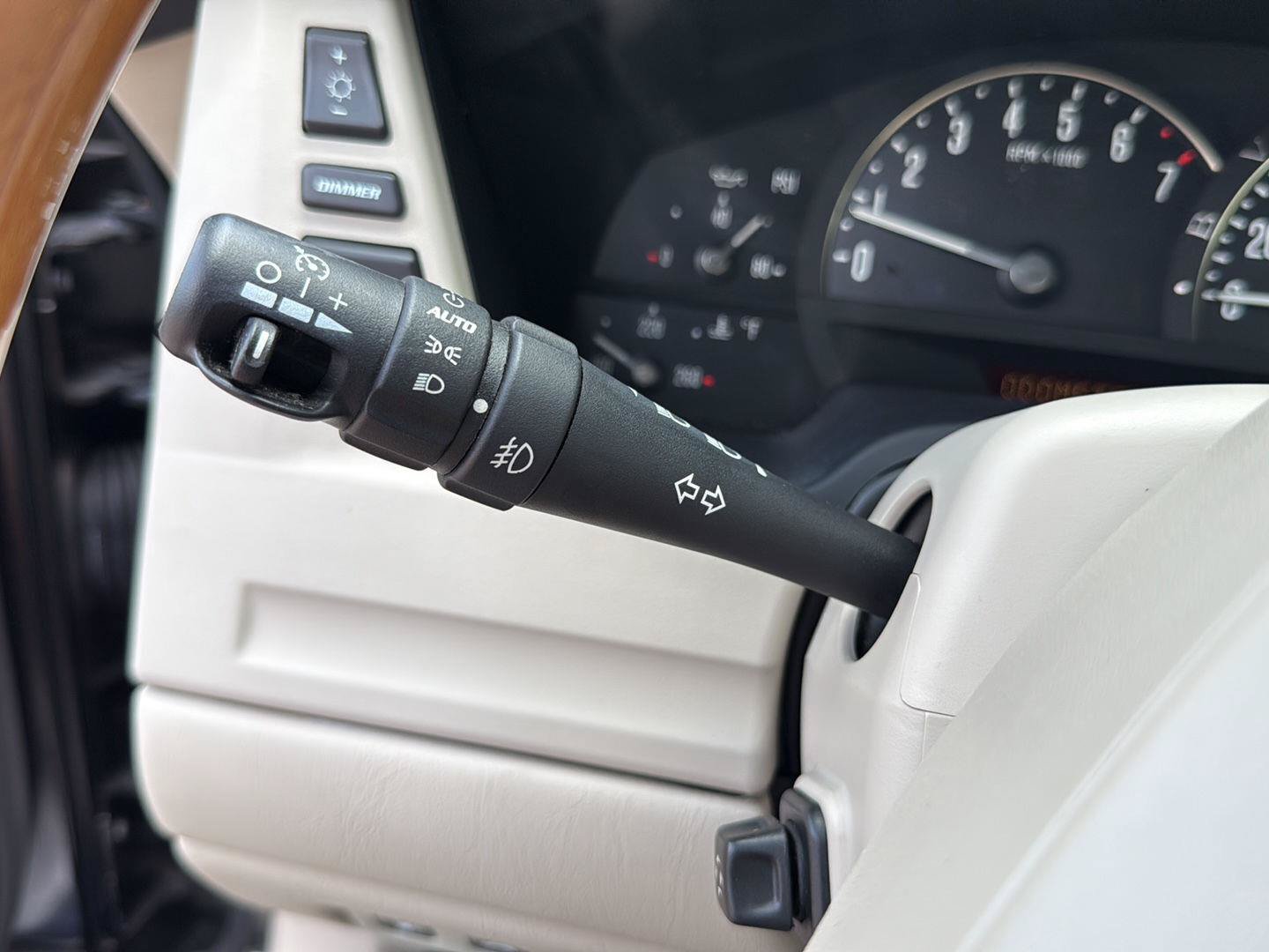 Used 2006 Cadillac XLR RWD image 19