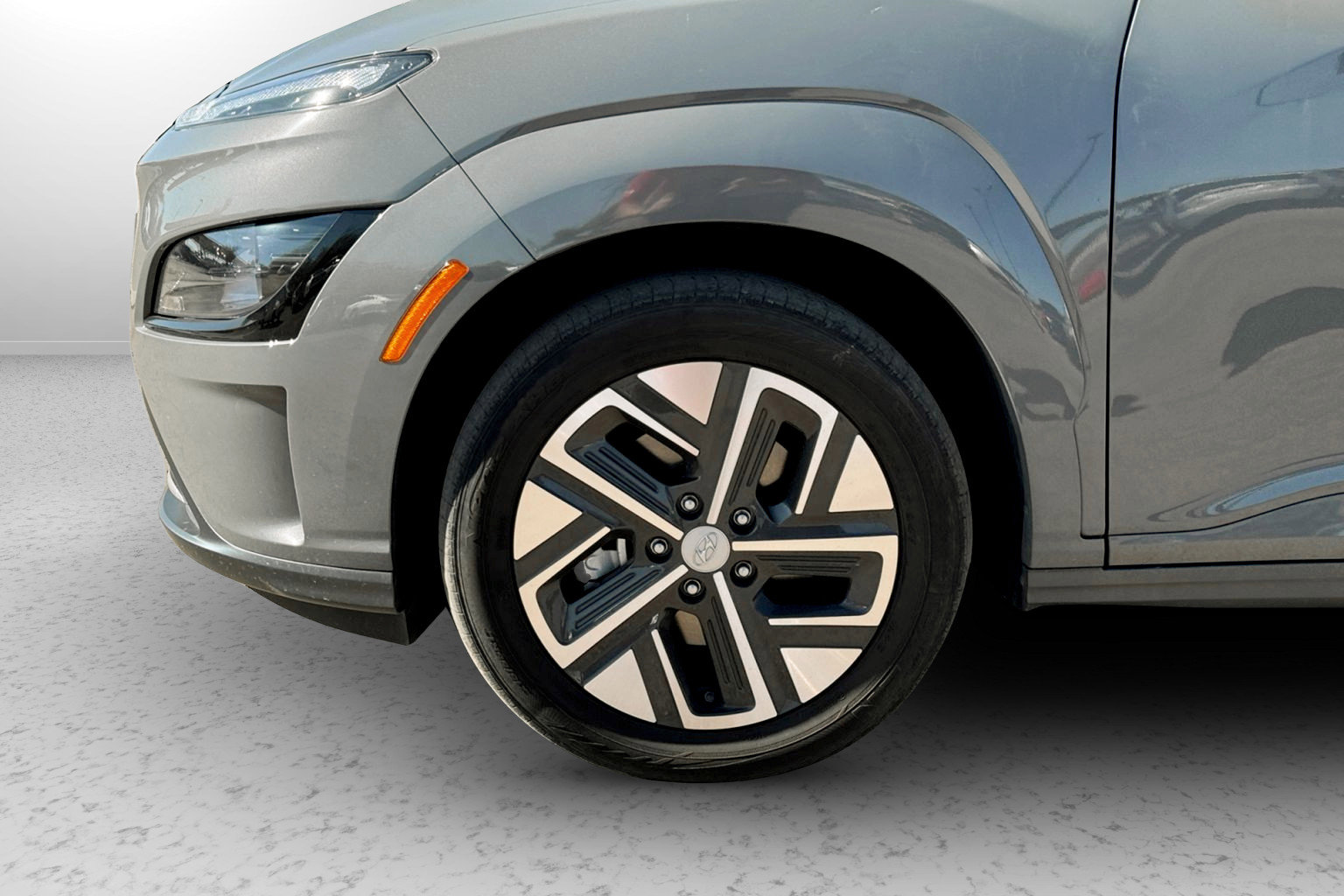 Used 2023 Hyundai Kona SE w/ Cargo Package image 9