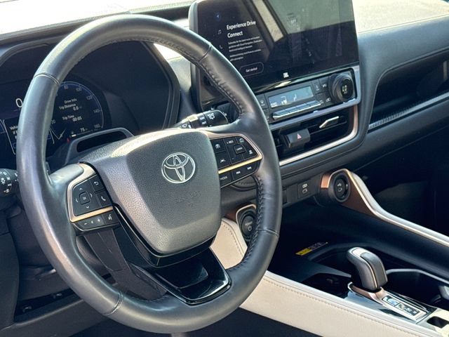 Used 2025 Toyota Grand Highlander AWD Hybrid image 20