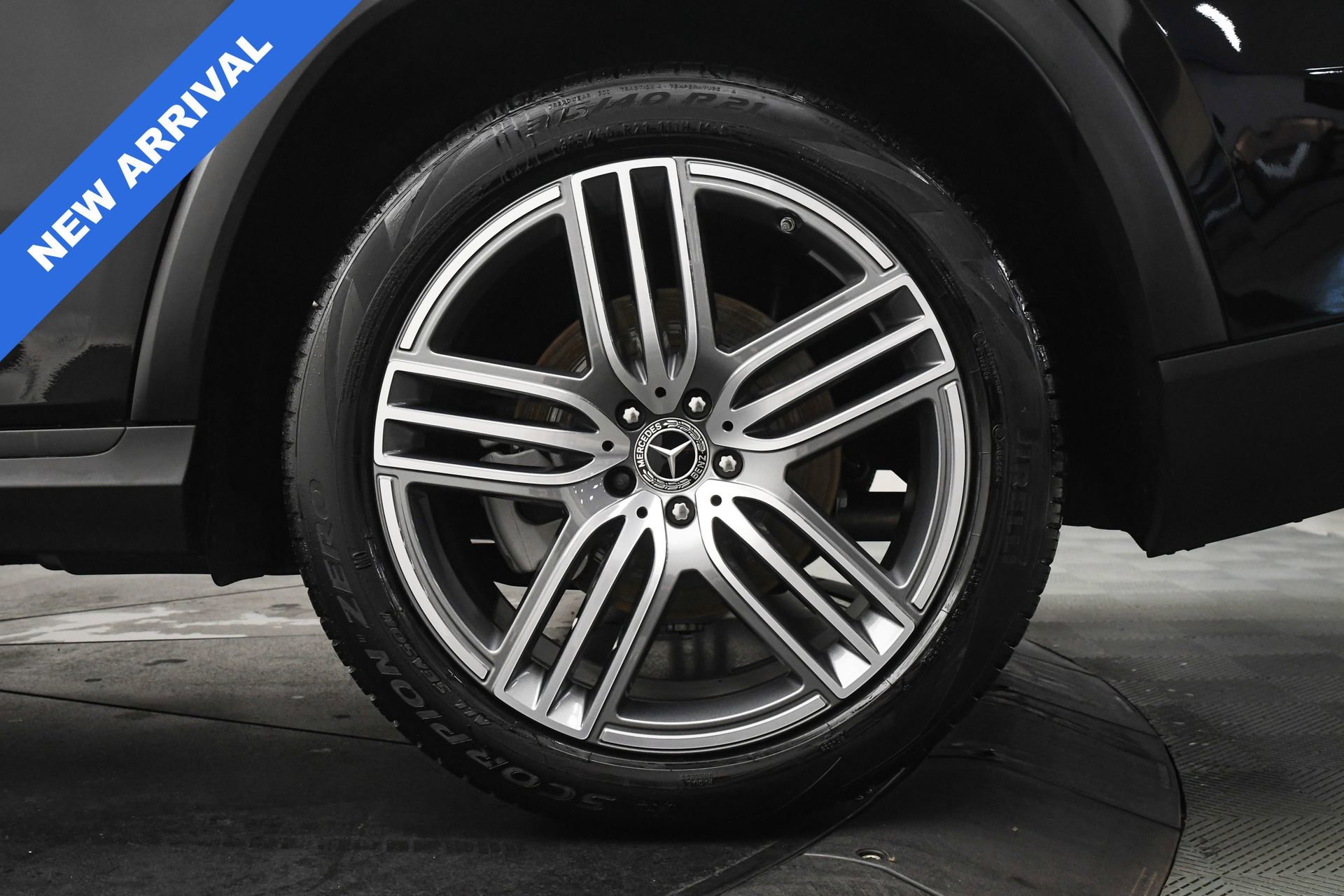 Used 2025 Mercedes-Benz GLS 450 4MATIC image 33