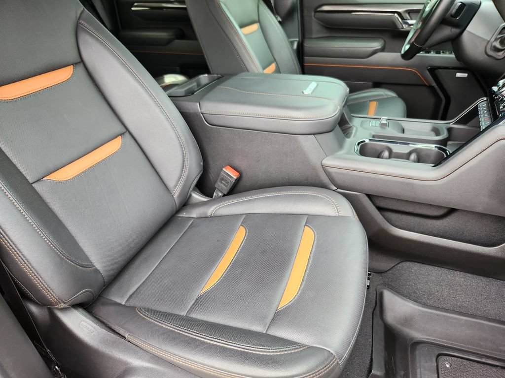 Used 2025 GMC Sierra 3500 AT4 w/ AT4 Premium Plus Package AWD/4WD image 15