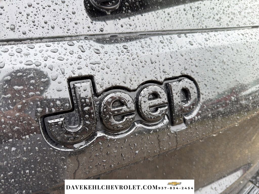 Used 2015 Jeep Grand Cherokee Altitude AWD/4WD image 31