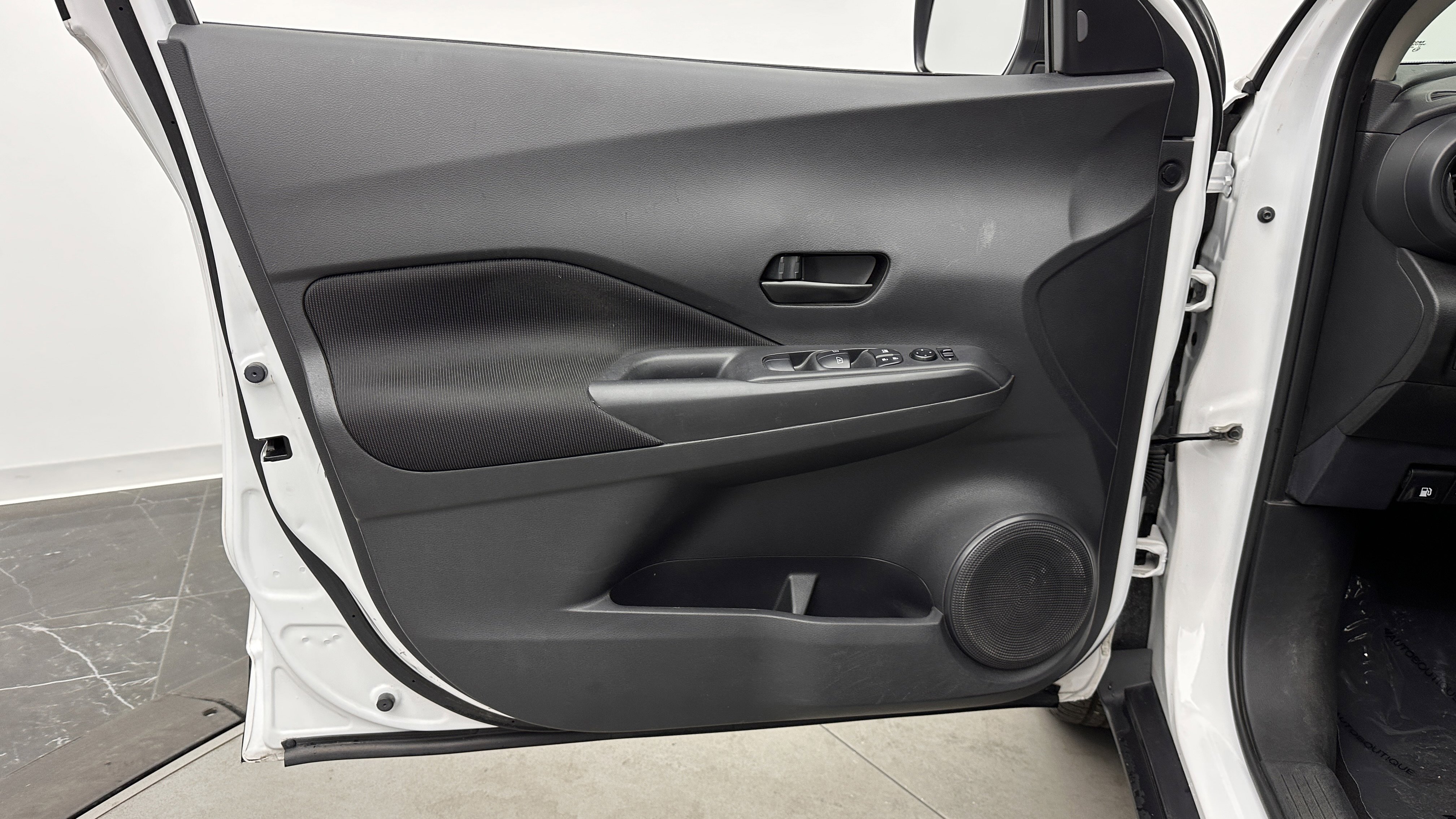 Used 2022 Nissan Kicks S FWD image 10