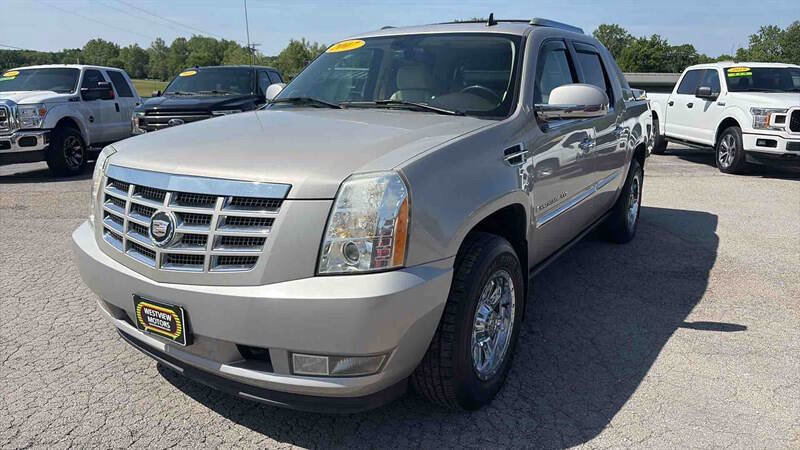 Used 2007 Cadillac Escalade EXT w/ Information Package AWD/4WD image 4