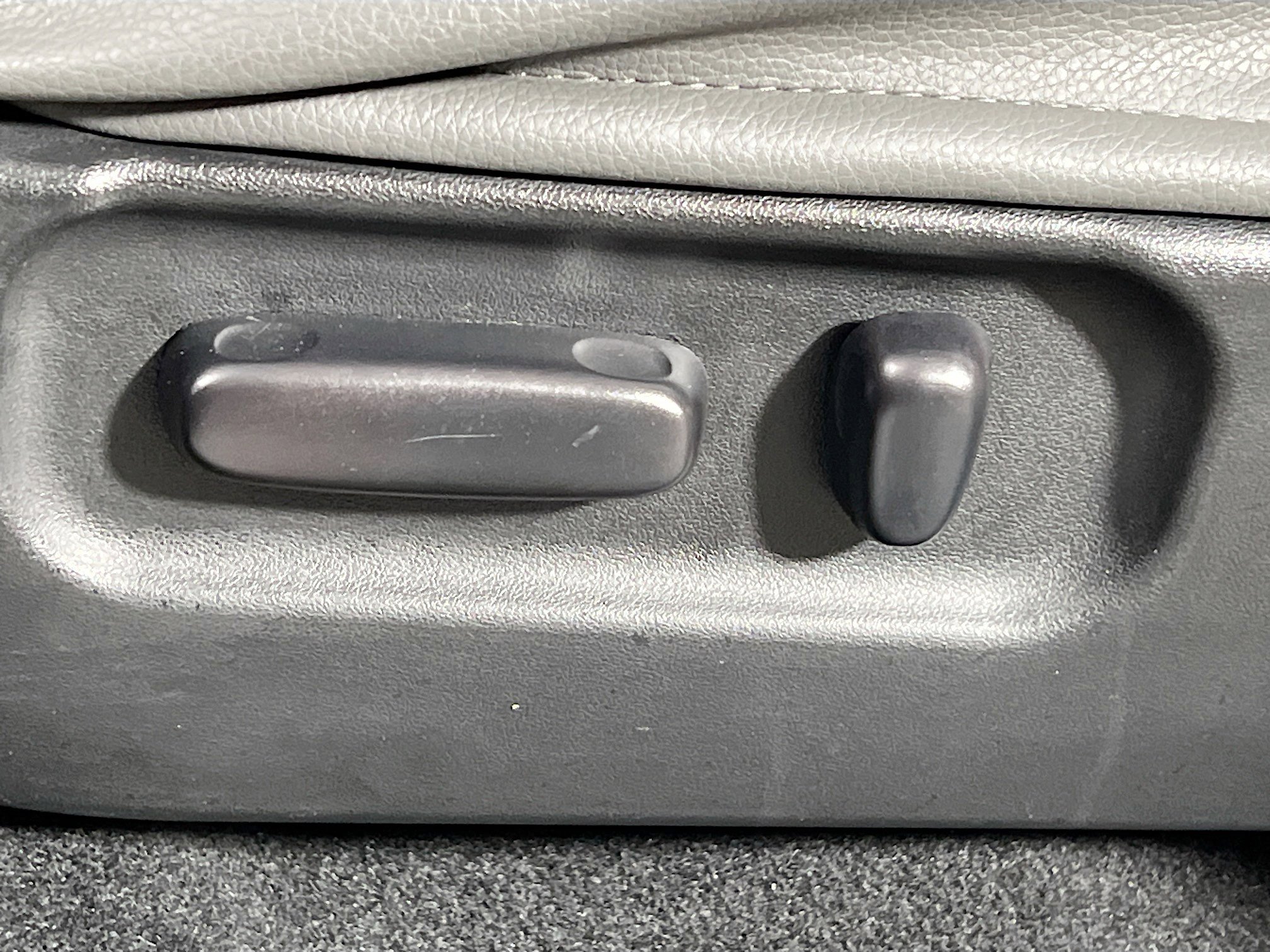 Used 2023 Toyota Tacoma SR5 w/ Technology Package image 16