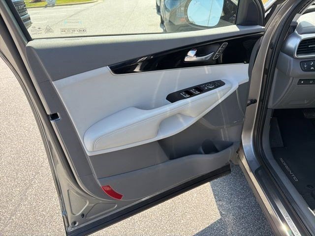 Used 2019 Kia Sorento SX w/ SX Touring Package FWD image 11