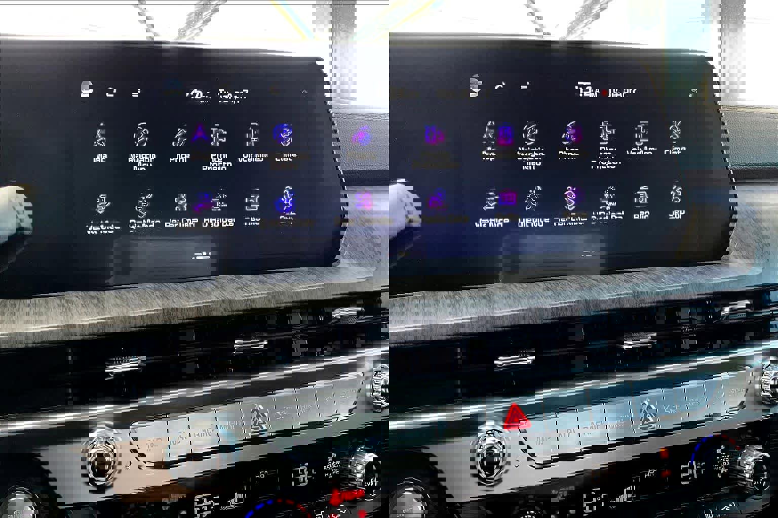 Used 2024 Kia Telluride EX w/ EX Captain's Chair Package image 34