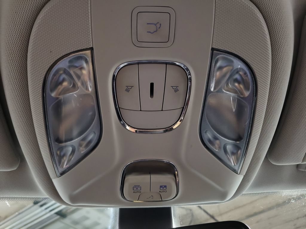 Used 2019 Jeep Compass Trailhawk w/ Leather Interior Group AWD/4WD image 24