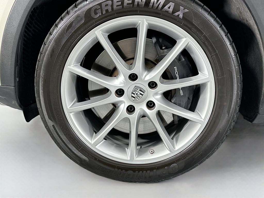 Certified 2023 Porsche Cayenne AWD/4WD image 21