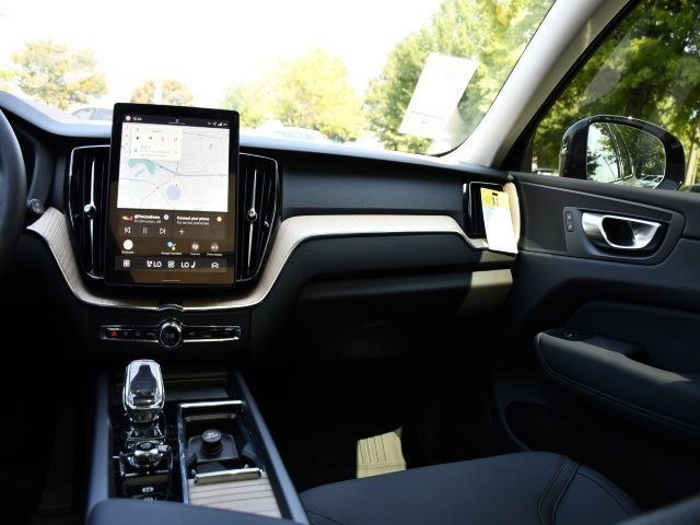 New 2026 Volvo XC60 B5 Plus w/ Protection Package Premier image 20