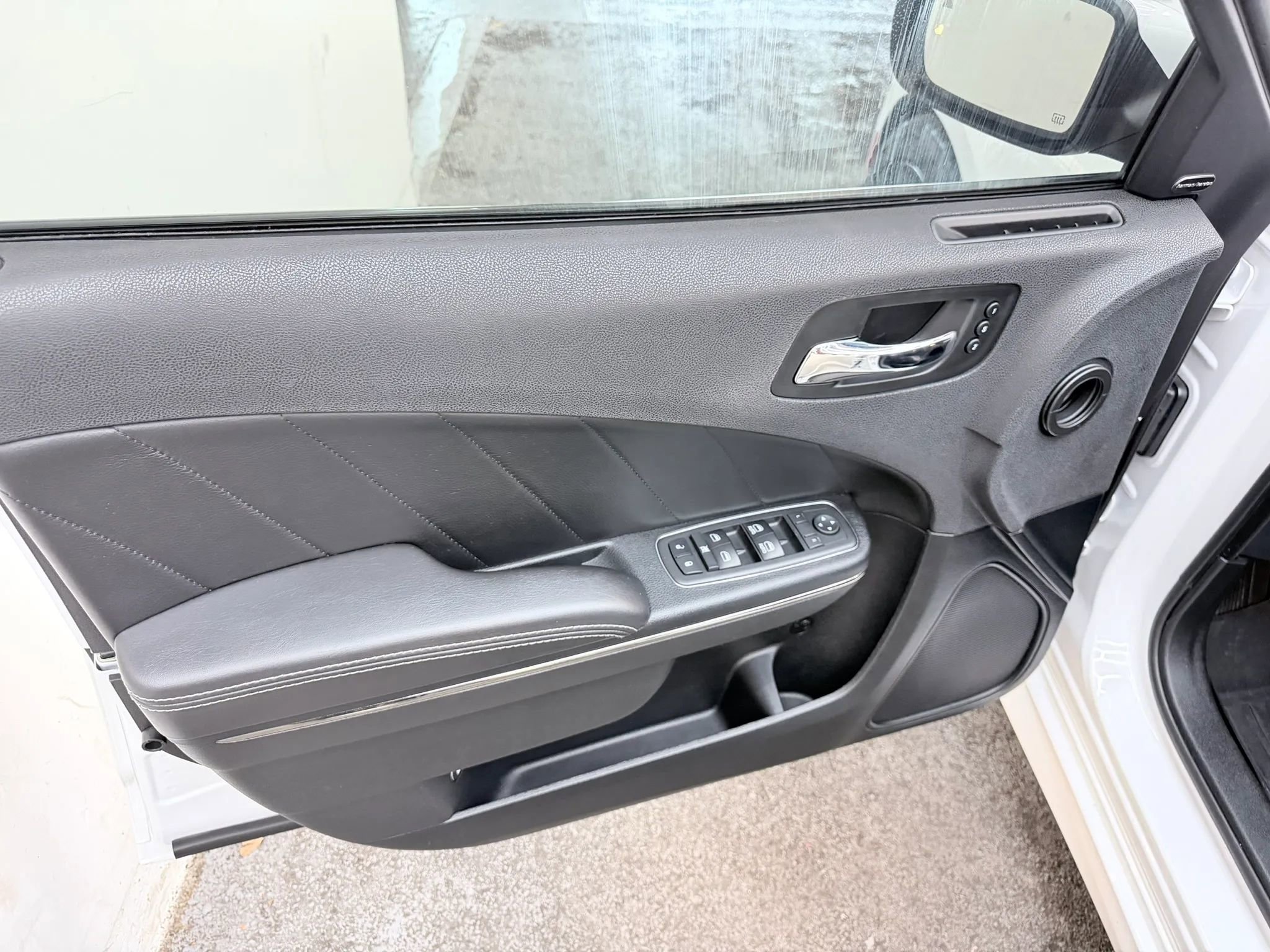 Used 2018 Dodge Charger SRT Hellcat w/ Harman/Kardon Audio Group RWD image 14