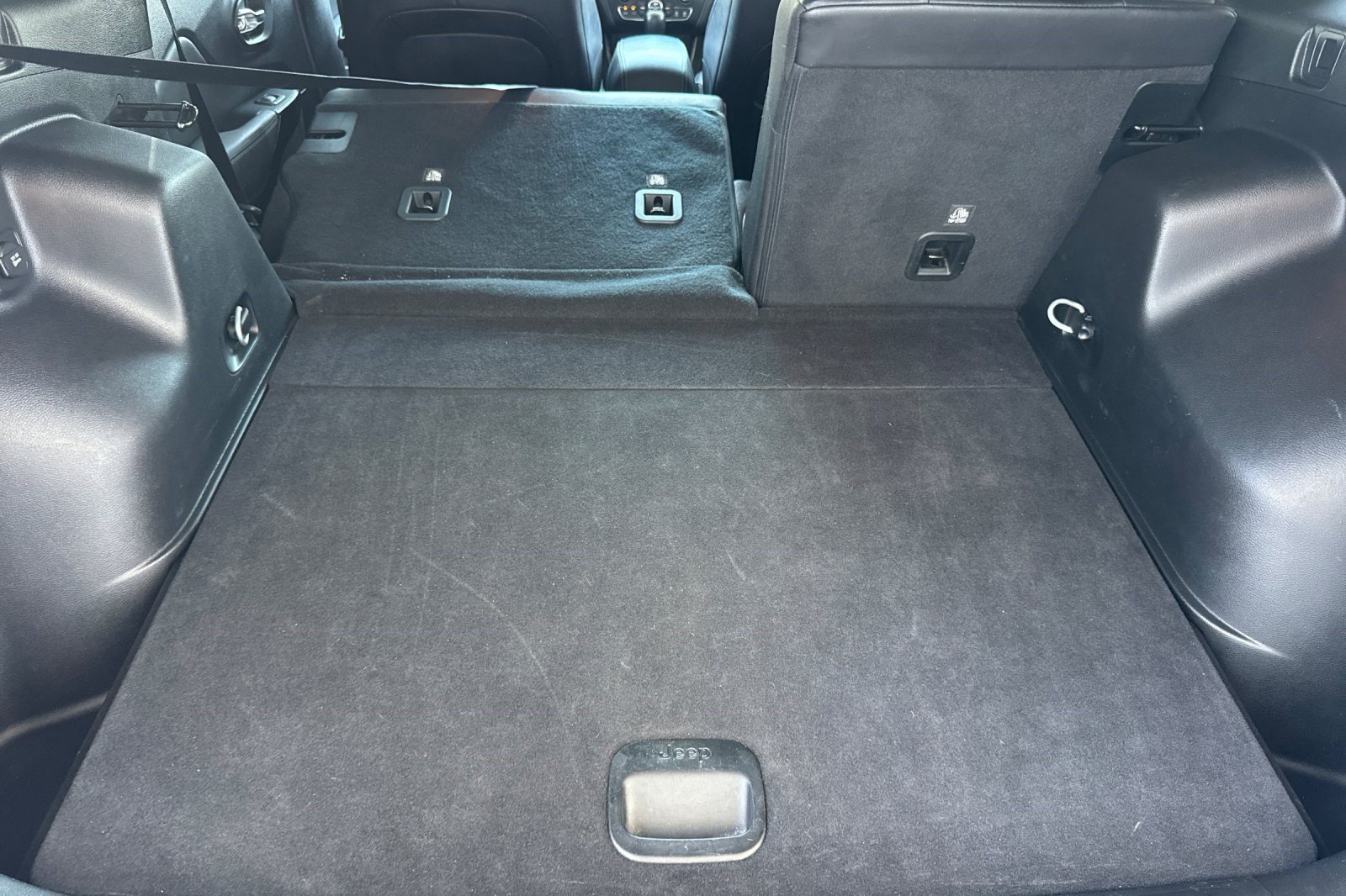 Used 2023 Jeep Cherokee Altitude Lux AWD/4WD image 25