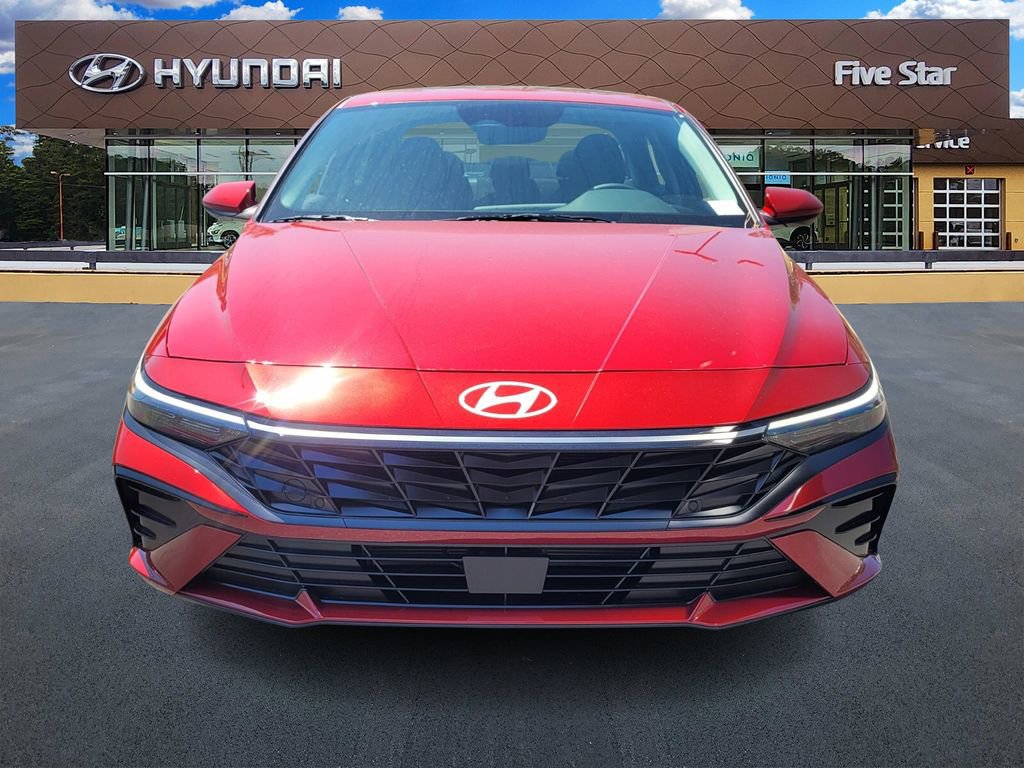 New 2025 Hyundai Elantra SEL image 2