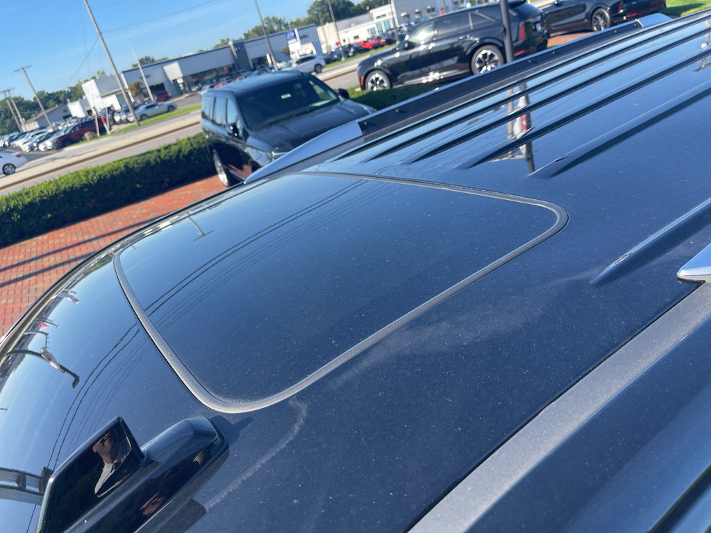 Used 2019 Cadillac Escalade Premium Luxury AWD/4WD image 14