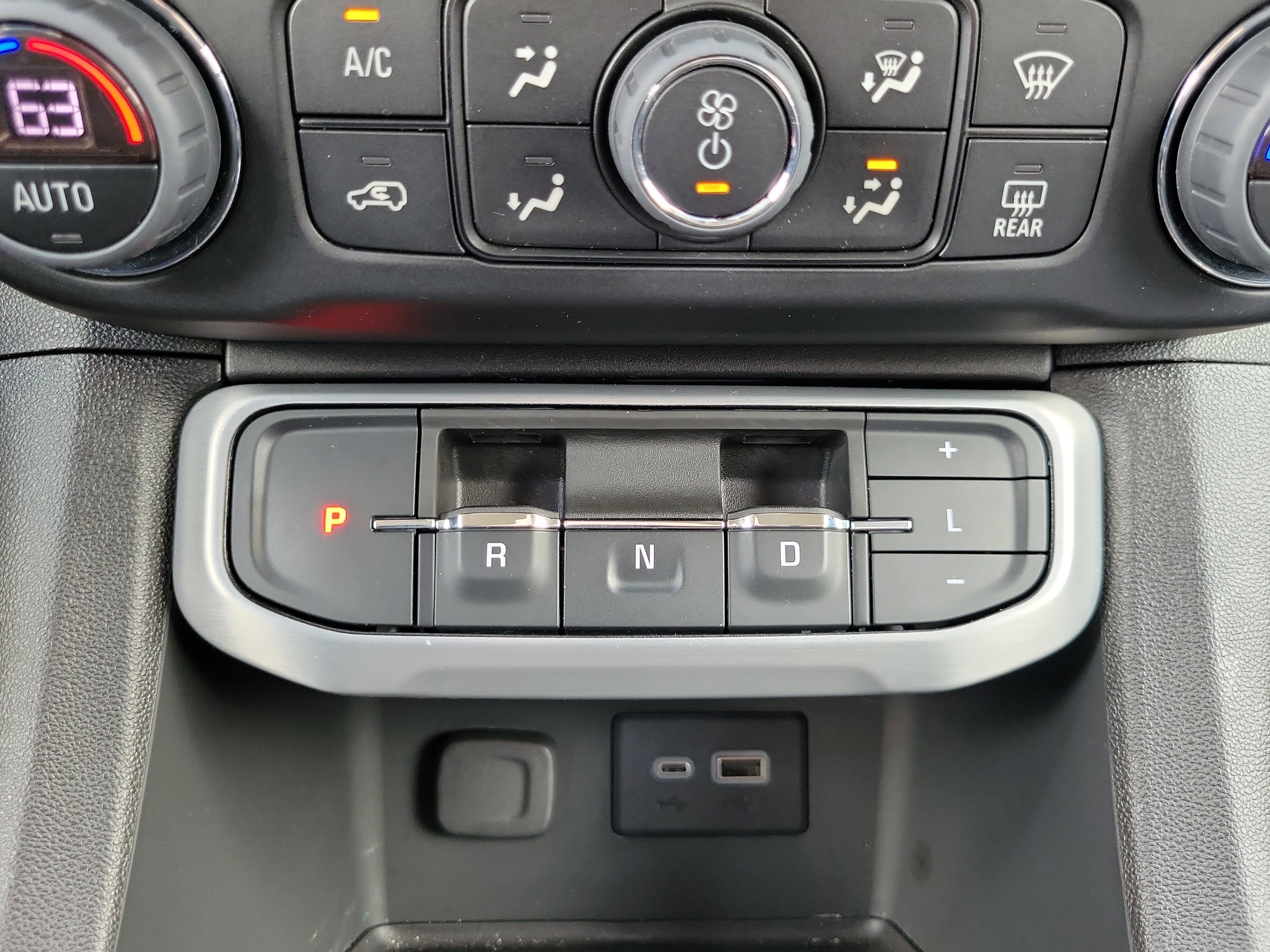 Used 2023 GMC Acadia SLE w/ Driver Convenience Package FWD image 23