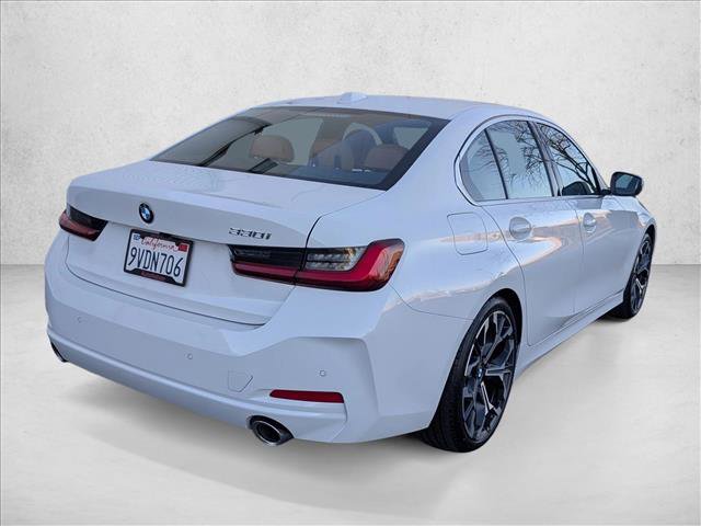 Used 2025 BMW 330i Sedan w/ Premium Package image 5