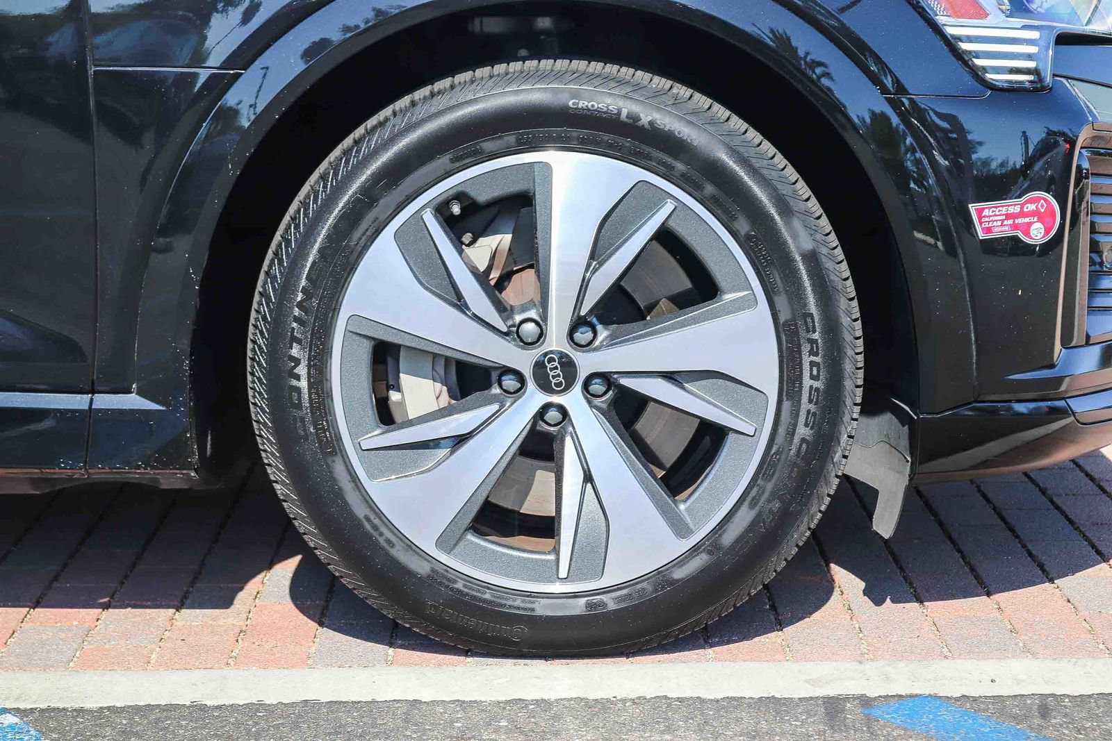 Certified 2024 Audi Q8 e-tron Premium AWD/4WD image 11